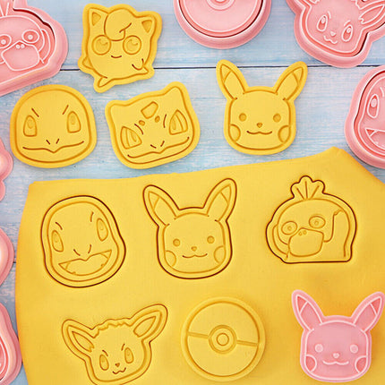 Ausstechformen 3D Pokémon Plätzchenausstecher Keksausstecher (8-teilig, Kunststoff, Ein-Klick)